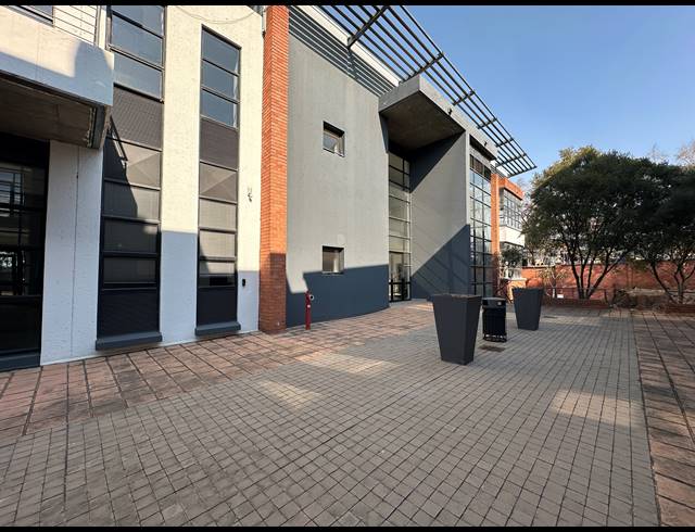 97M² OFFICE TO LET IN HIGHVELD TECHNOPARK